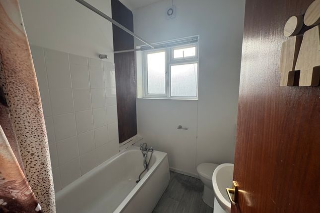 73D, Plymouth photo 5