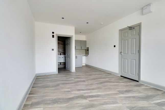 Flat 4, 198 Halfway Street, Kent photo 2