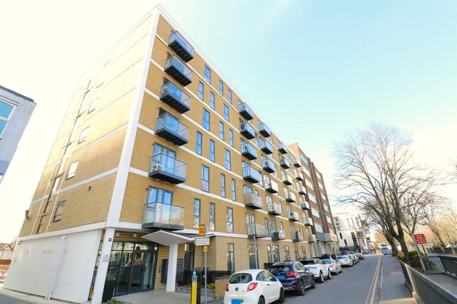 Thumbnail Flat for sale in Flat 22, 47 Victoria Avenue, Southend-On-Sea
