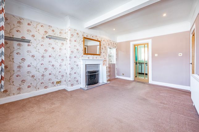 63 Arden Avenue, Thornliebank,, Glasgow photo 4