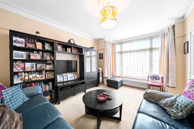 38, Brodrick Grove, London photo 2