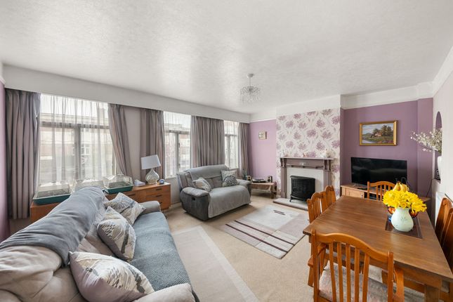 360, Rayners Lane, Pinner photo 3