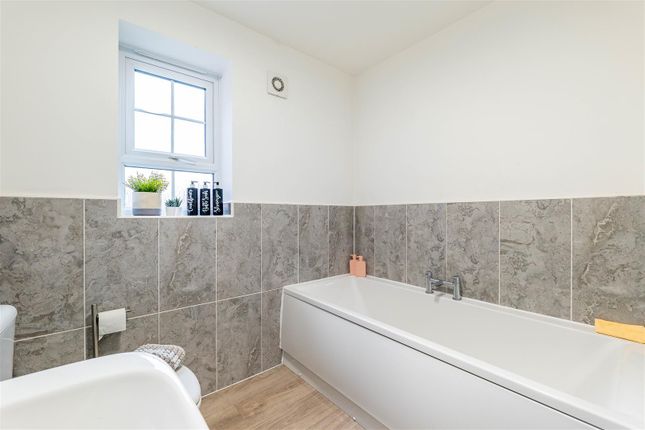 1, Whiteleaf Place, Leyland photo 4