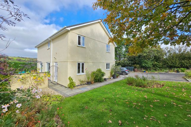 5, Lanyon Court, Liskeard photo 3