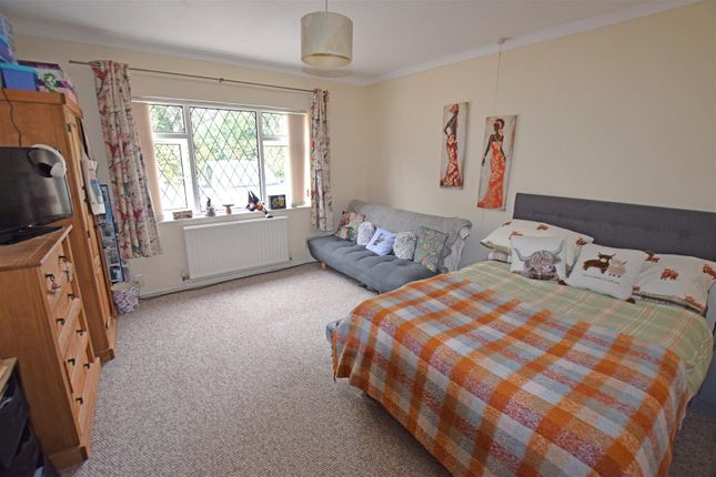 200, King George V Drive East, Cardiff photo 5