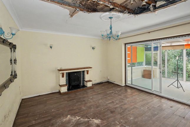 56 Lechmere Avenue, Chigwell photo 5