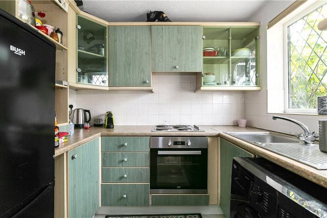 75, Seymour Way, Surrey photo 4