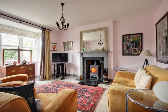 Holly Lodge, Queensgate, Beverley photo 2