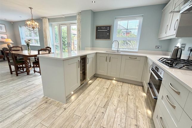 4, Wodehouse Close, Emsworth photo 2