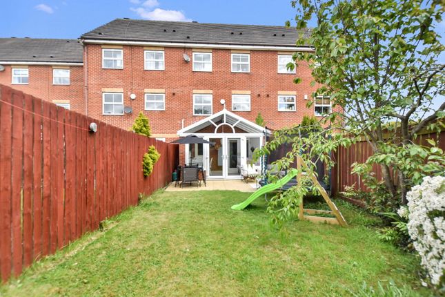 19, Glebe Court, Leeds photo 2