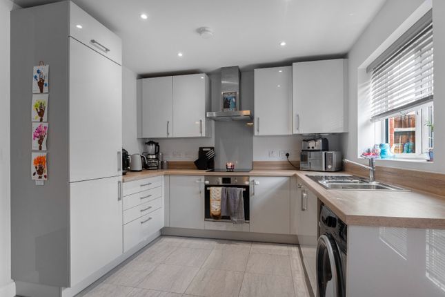 6 Greenways Road, Tatenhill, Staffordshire photo 4