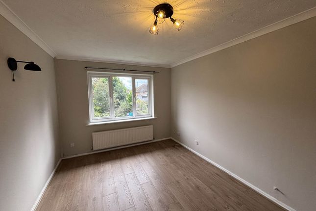65, Watkins Drive, Manchester photo 4