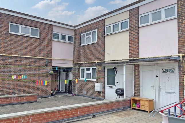 24, Long House, Bush Fair, HARLOW photo 2