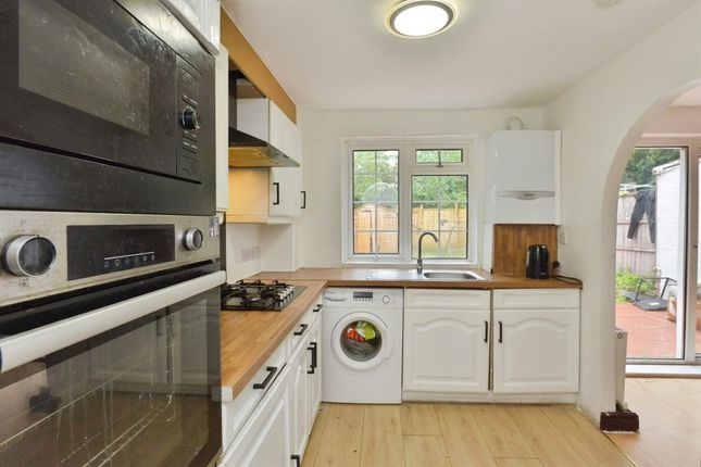108, Turnmill Avenue, Milton Keynes photo 3