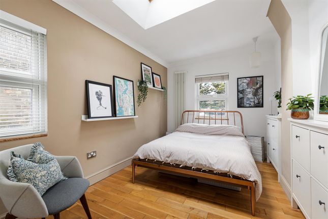 126b, Grange Park Road, Leyton photo 4
