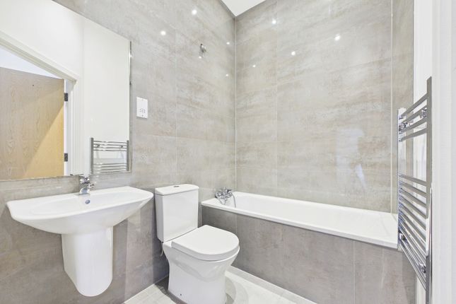 10, Bradley Court, Camberley photo 5