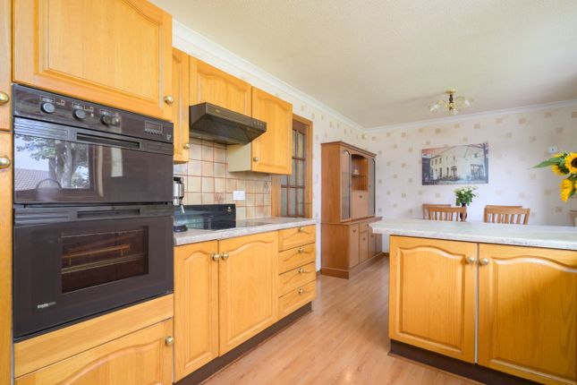 19, Hillside Avenue, Dalgety Bay photo 4