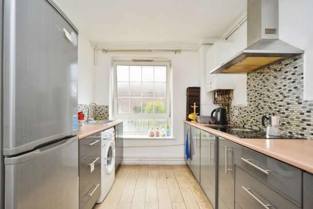 Flat 1, Goodall House,, St. Norbert Road, London photo 2