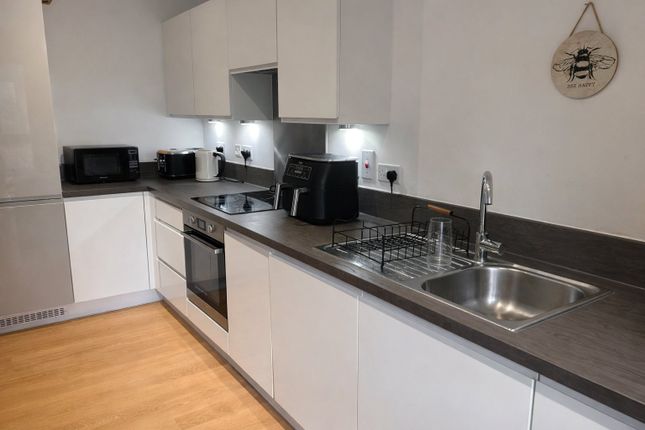 SNG RESALE SO, 24, Katherine Court, Northolt photo 2