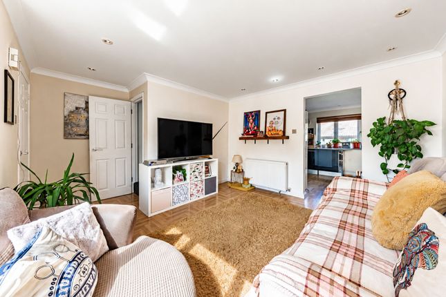 28 Cremer Place, Faversham photo 2