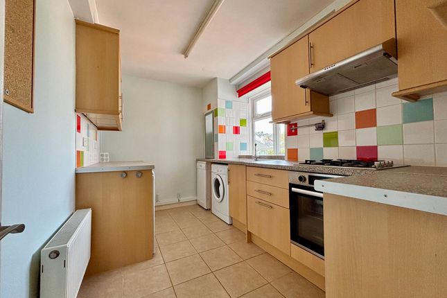 12 Harris Court Saracen Way, Penryn photo 4