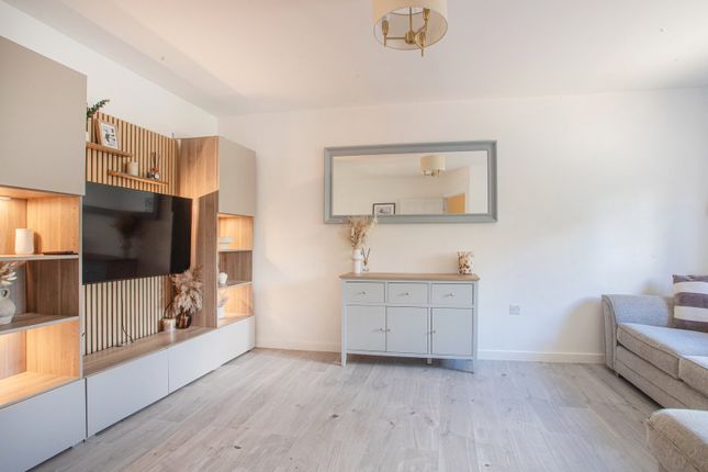 63, Linnet Lane, Melksham photo 4