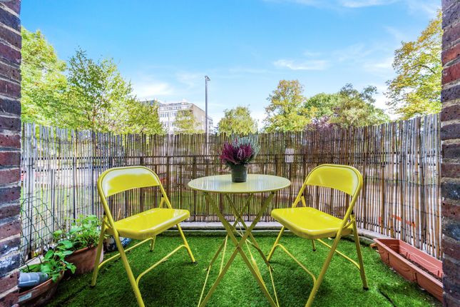 Maitland Park Villas, London photo 3