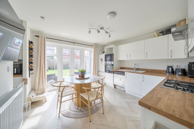 97, Kings Grove, Cranfield photo 4