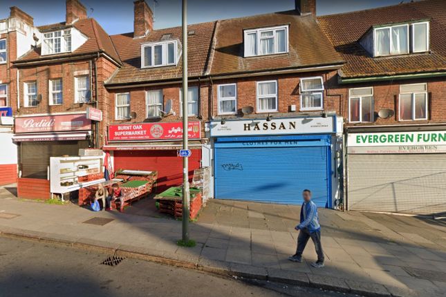 One Bedroom 2nd Floor Flat Above A Shop To Rent