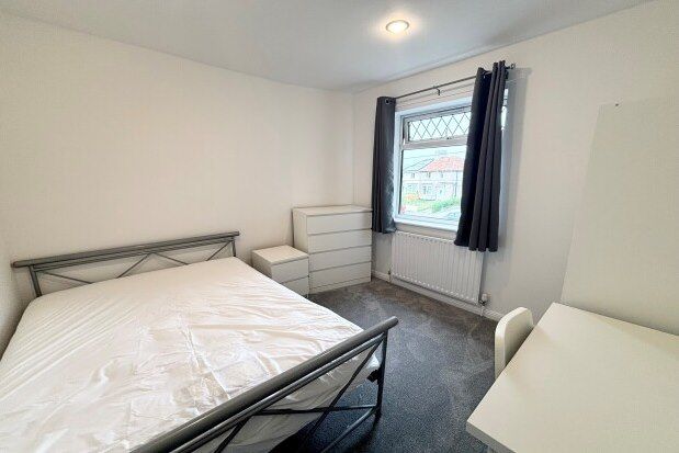 Thumbnail Room to rent in Braemar Crescent, Bristol