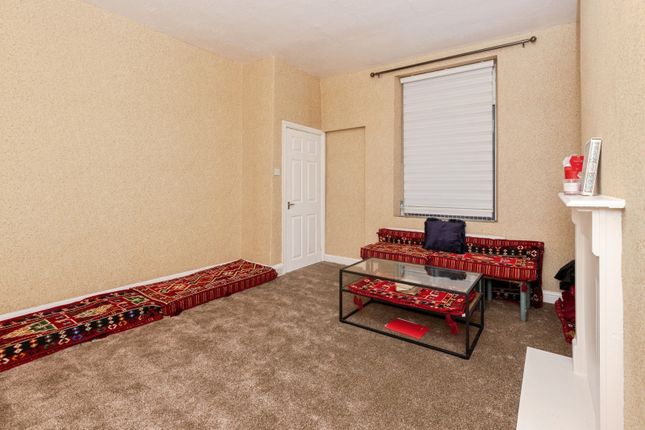 11, Chestnut Street, West Yorkshire photo 2