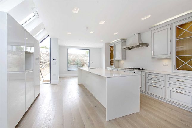 Thumbnail Detached house to rent in Bovingdon Road, Fulham