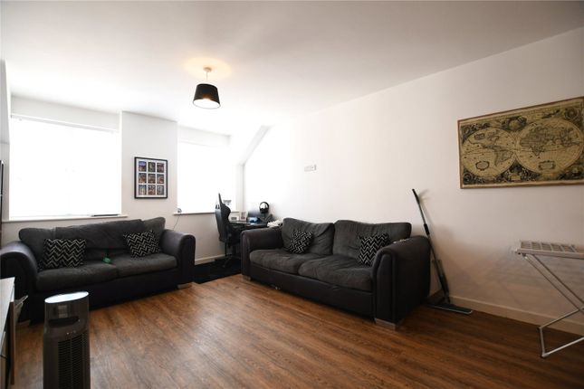 Flat 2,, Apache Court, Somerset photo 4