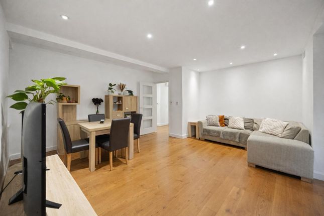 6, Hillfield Court, Belsize Avenue, London photo 3