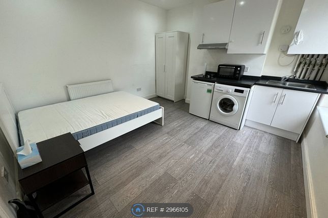 Blenheim Gardens, Flat, Wallington photo 4