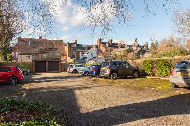 Flat for sale in Christchurch Close, St. Albans, Hertfordshire