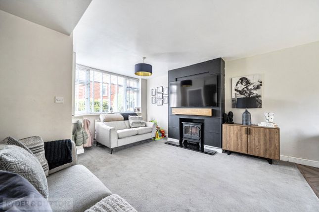 6, Brownlow Avenue, Oldham photo 4