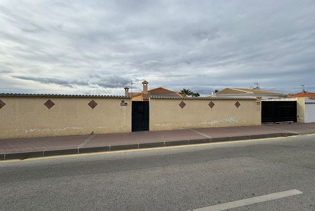 Villa for sale in Urbanización La Escuera, San Fulgencio, Costa Blanca South, Costa Blanca, Valencia, Spain