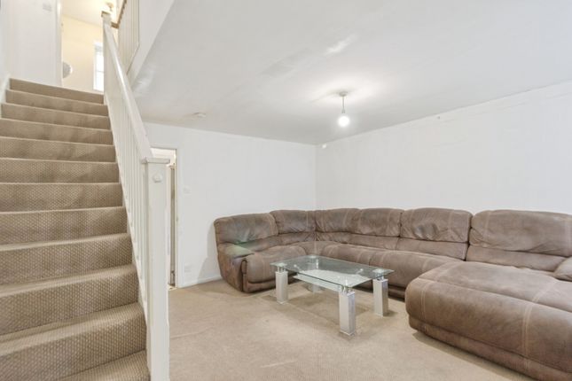 52, Tilbury Crescent, Leicester photo 2