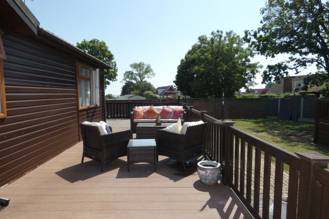 3 Woodlands, West Mersea Holiday Park, Seaview Avenue, West Mersea photo 3