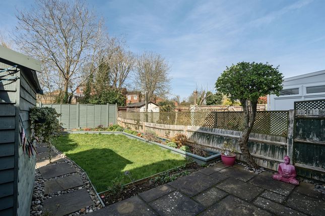 Semi-detached house for sale in Meadowbrook, Tring
