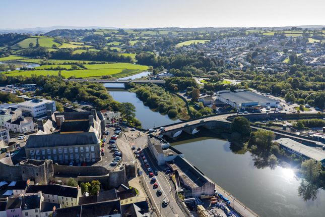9 Quay Street, Carmarthen photo 2