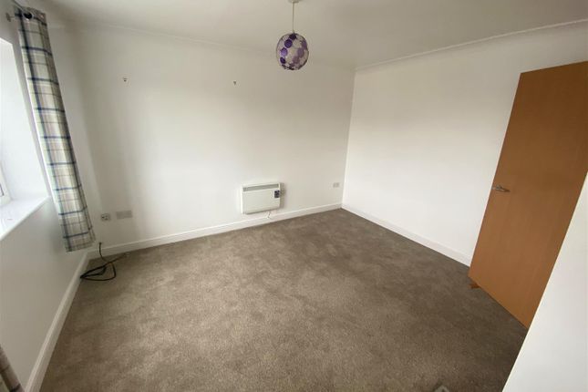 Flat 3, Aysgarth Place, Hut Green, Eggborough photo 4