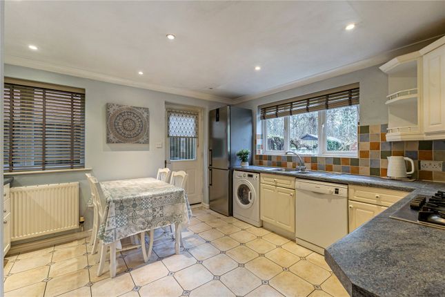 35, Wynches Farm Drive, Hertfordshire photo 4