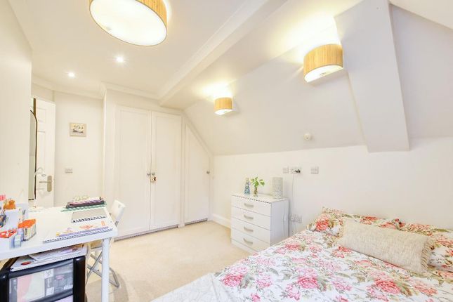 33 B, Arterberry Rd, London photo 3