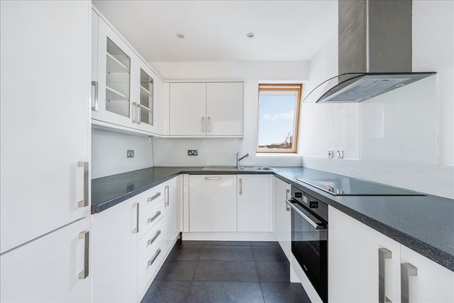 39, Goldhawk Road, London photo 2