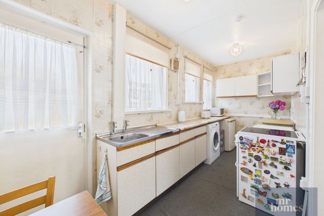 22, Pendine Road, Cardiff photo 3