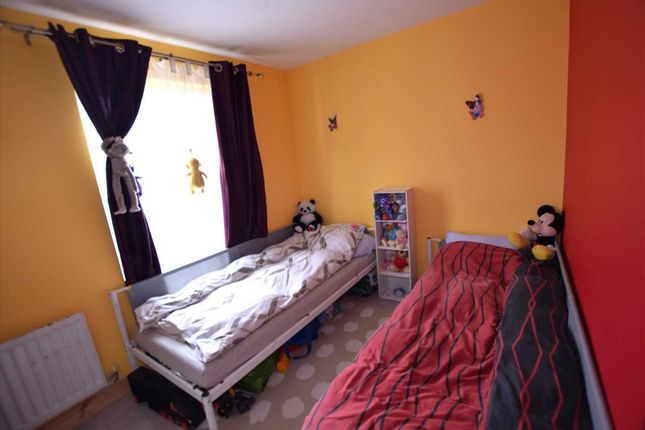 53, Domus Court, Edgware photo 3