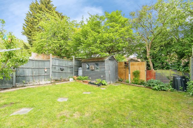 114, Bradwell Common Boulevard, Buckinghamshire photo 3