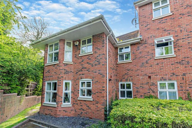Flat for sale in Crownoakes Drive, Wordsley, Stourbridge